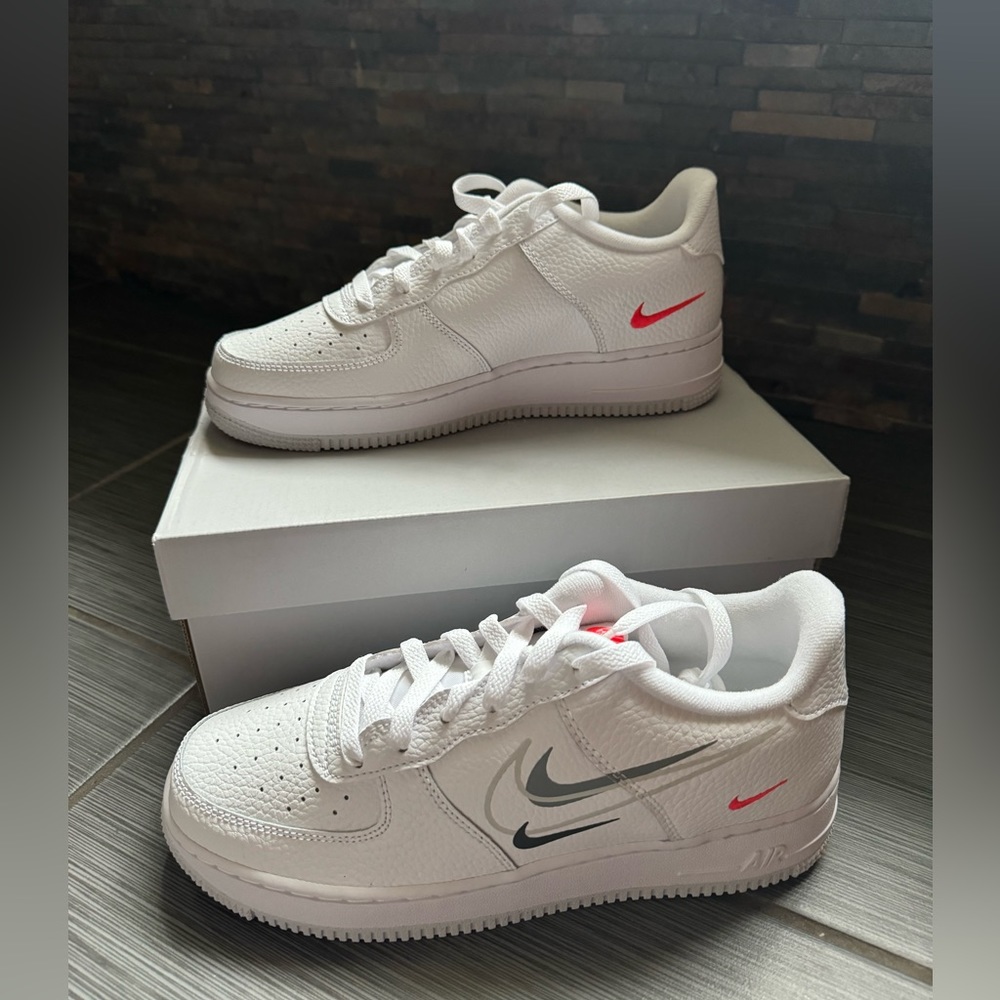 Nike Air Force 1 big kids size 7